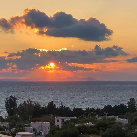 Sea Sunset View, Walk To The * Gumusluk